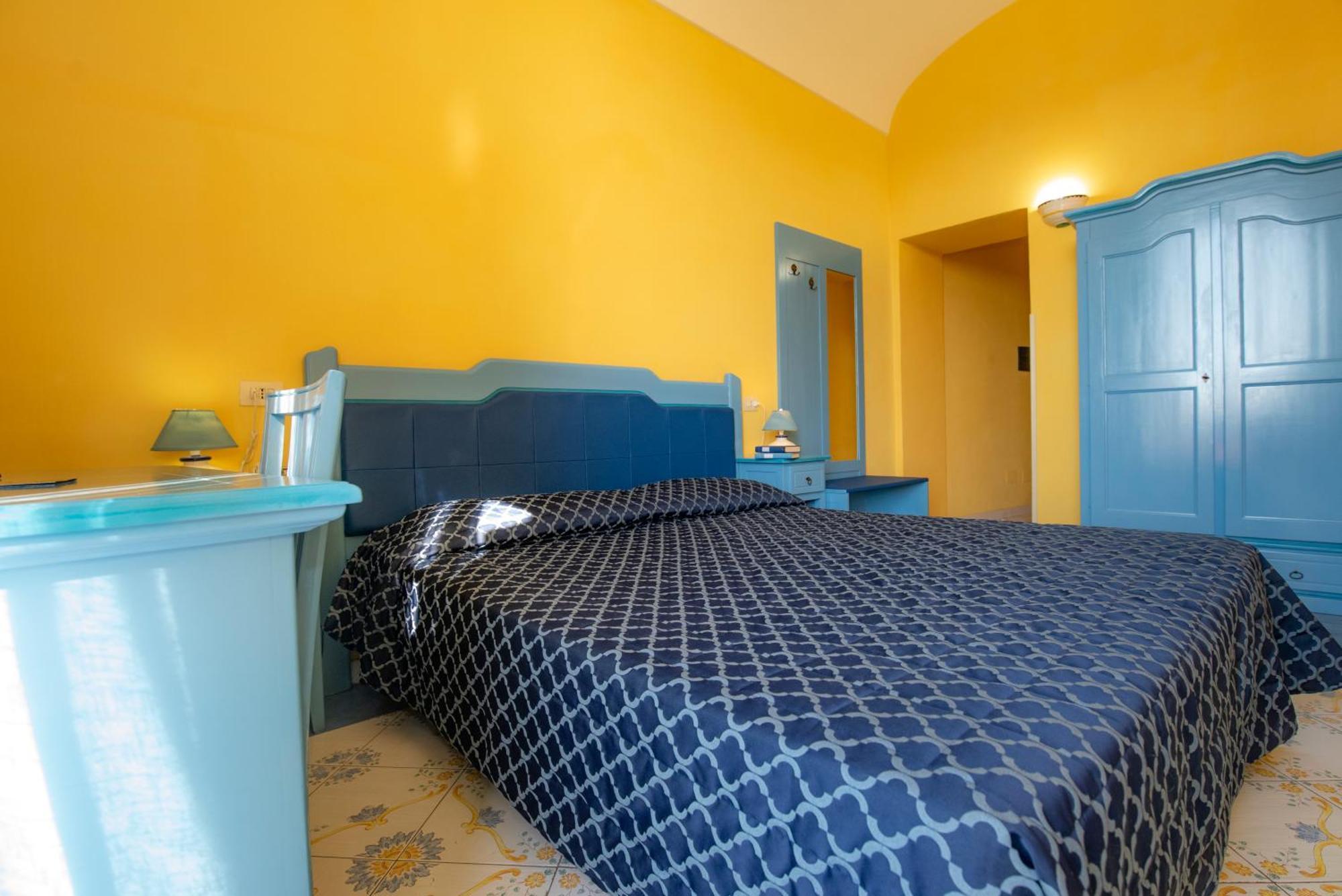 Hotel Savoia Procida Exterior photo