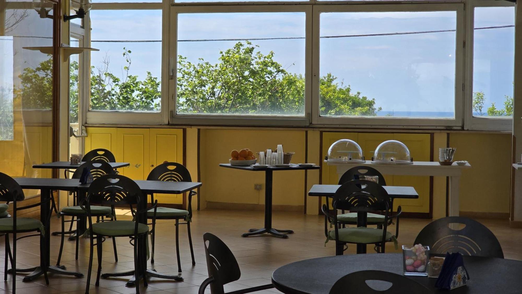 Hotel Savoia Procida Exterior photo